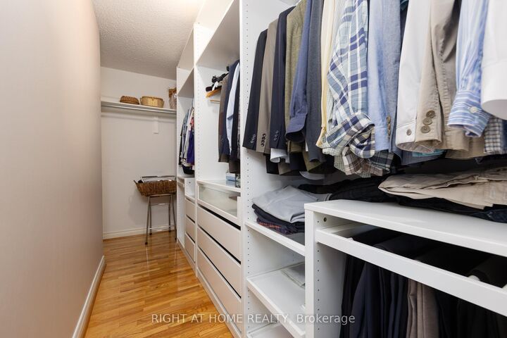 Property Photo: 27 Addison Street ON L4C 9N1