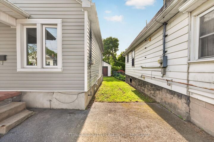 Property Photo: 21 Connaught Street ON K7K 4W1