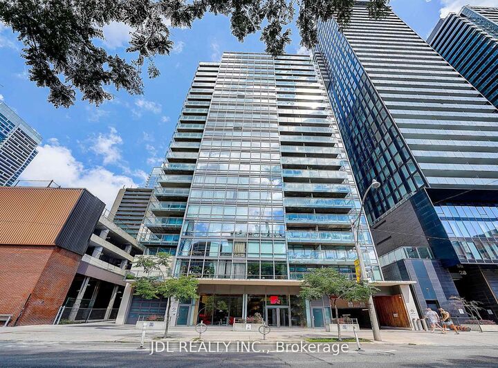 22 Wellesley Street E 2105 — photo 1