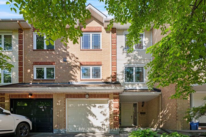 8 Mannington Court — photo 1