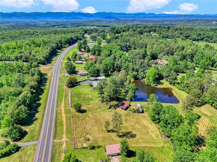 Property Photo: 7876 N Highway 11 SC 29691