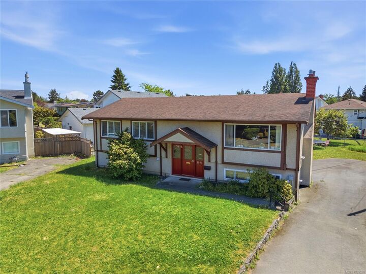 Property Photo:  3971 Cedarwood St  BC V8N 3N3 