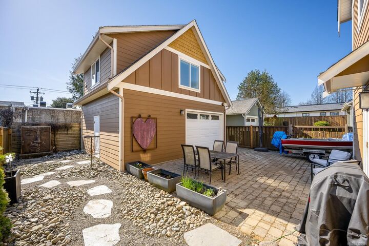 Property Photo: 232 2nd St BC V9N 1B7