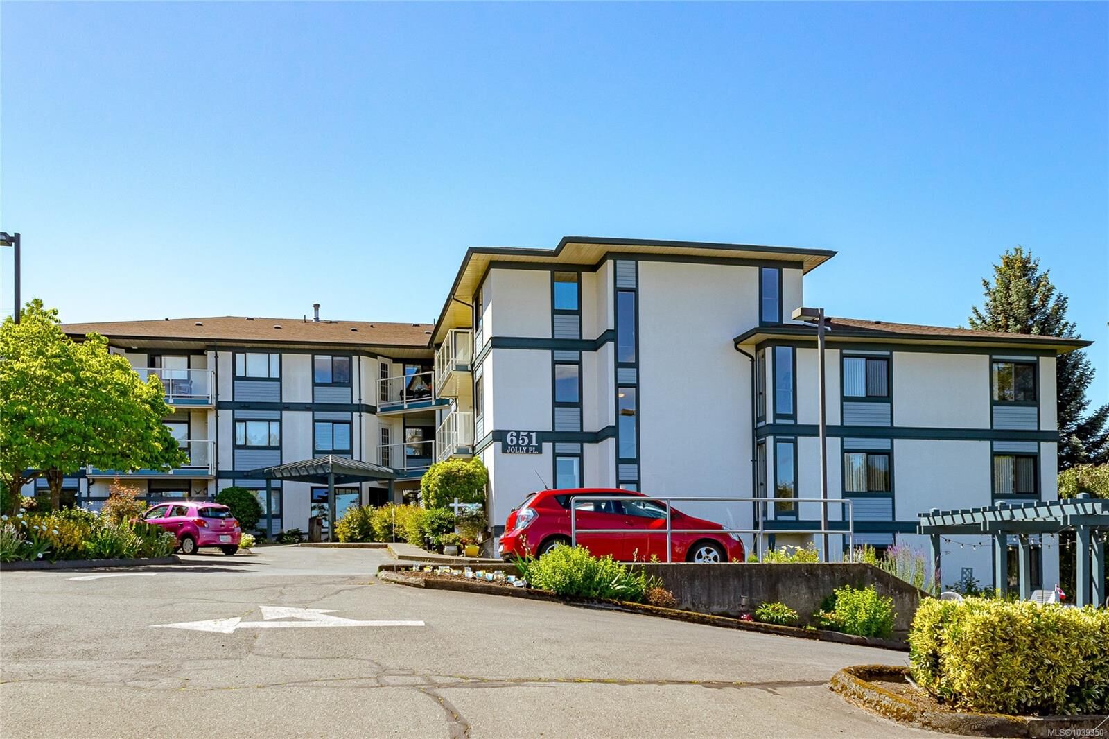 Property Photo:  651 Jolly Pl #102  BC V8Z 6R9 