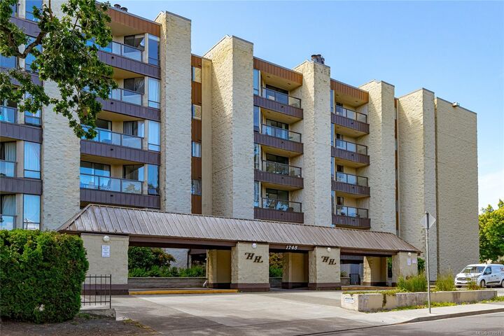 Property Photo:  1745 Leighton Rd #310  BC V8R 6R6 