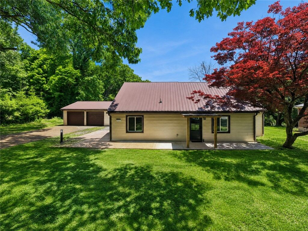 Property Photo:  4531 Ridgeview Dr  PA 15601 