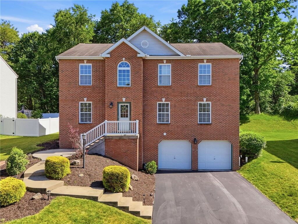 Property Photo:  222 Macduff Ct  PA 15044 