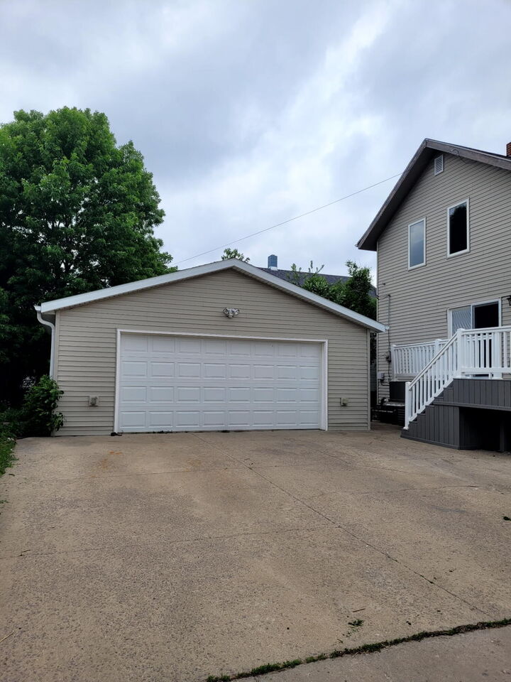 Property Photo:  24 NE 8th Avenue  SD 57401 