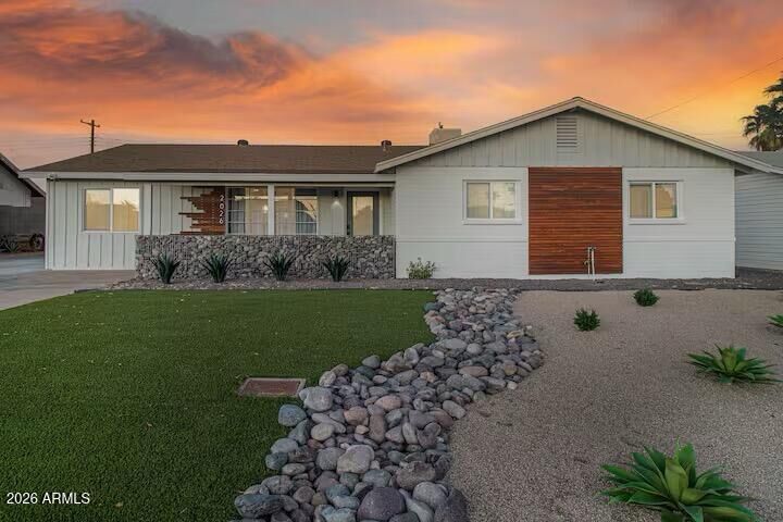 Property Photo:  2026 W Rancho Drive  AZ 85015 