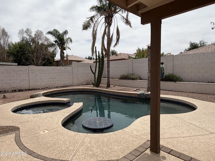 Property Photo:  735 W Aviary Way  AZ 85233 