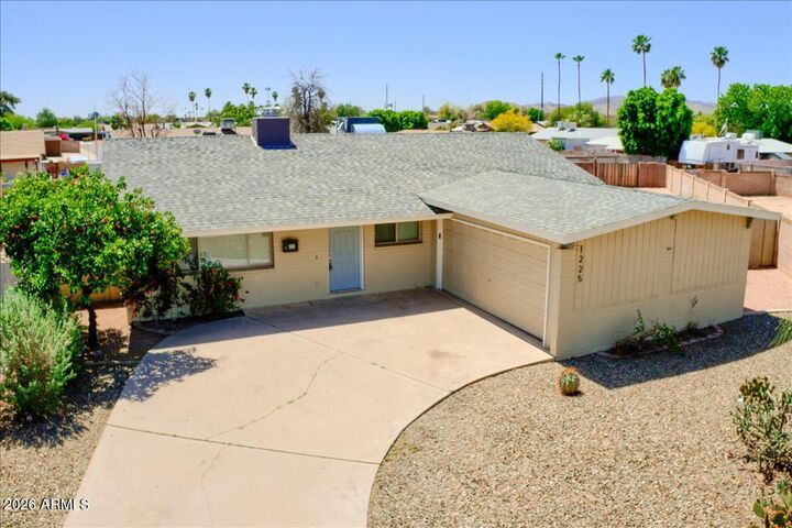 Property Photo:  1225 W Pebble Beach Drive  AZ 85282 