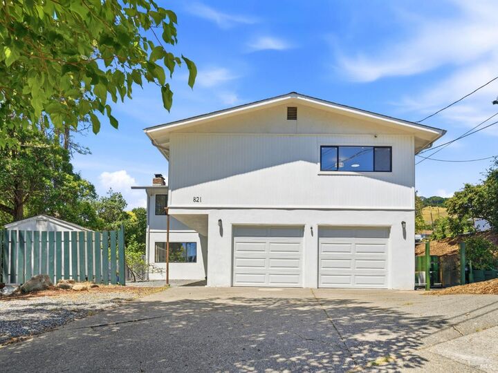 Property Photo:  821 Las Colindas Road  CA 94903 