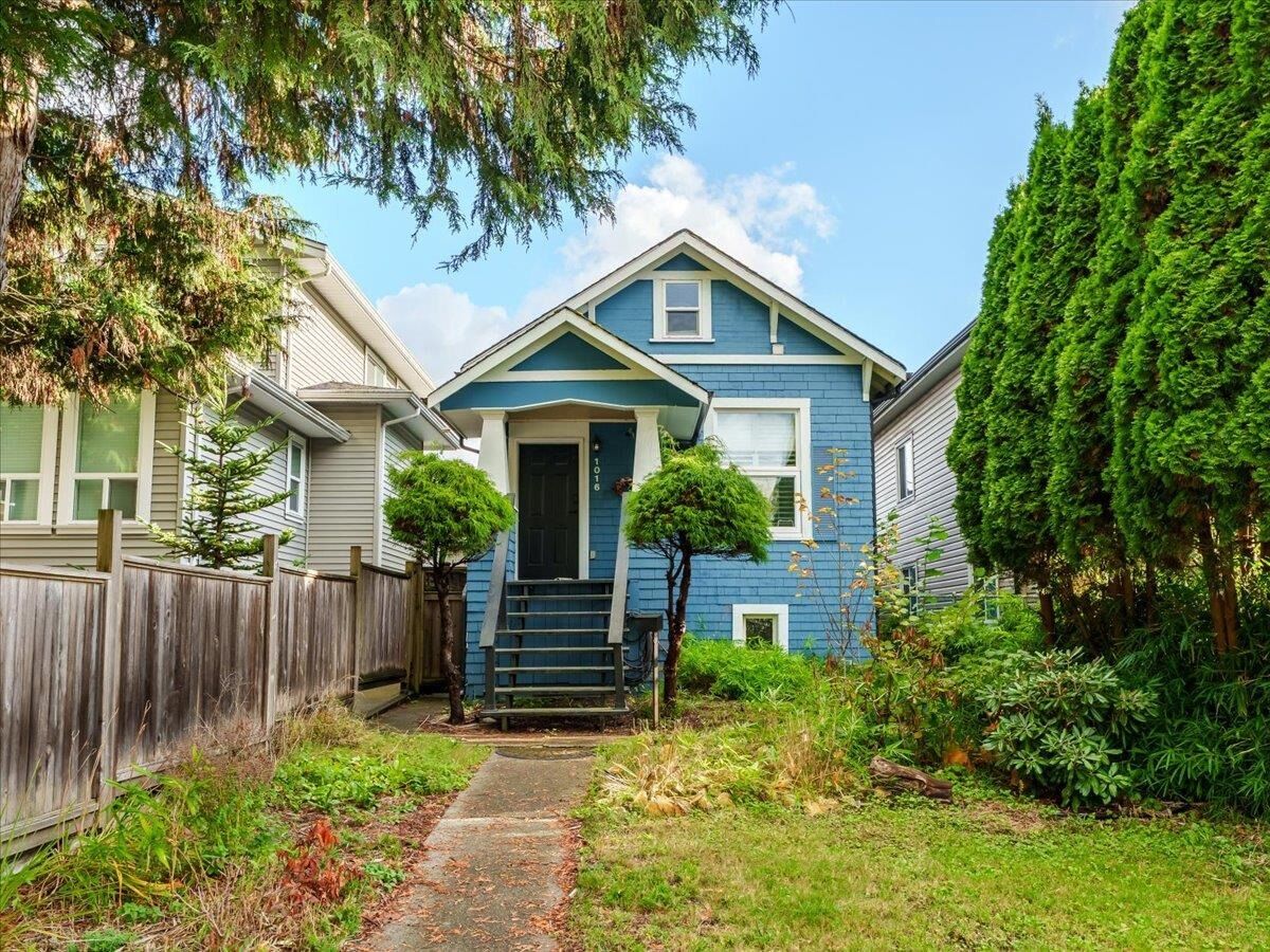 Property Photo: 1016 Tenth Avenue BC V3M 3H6