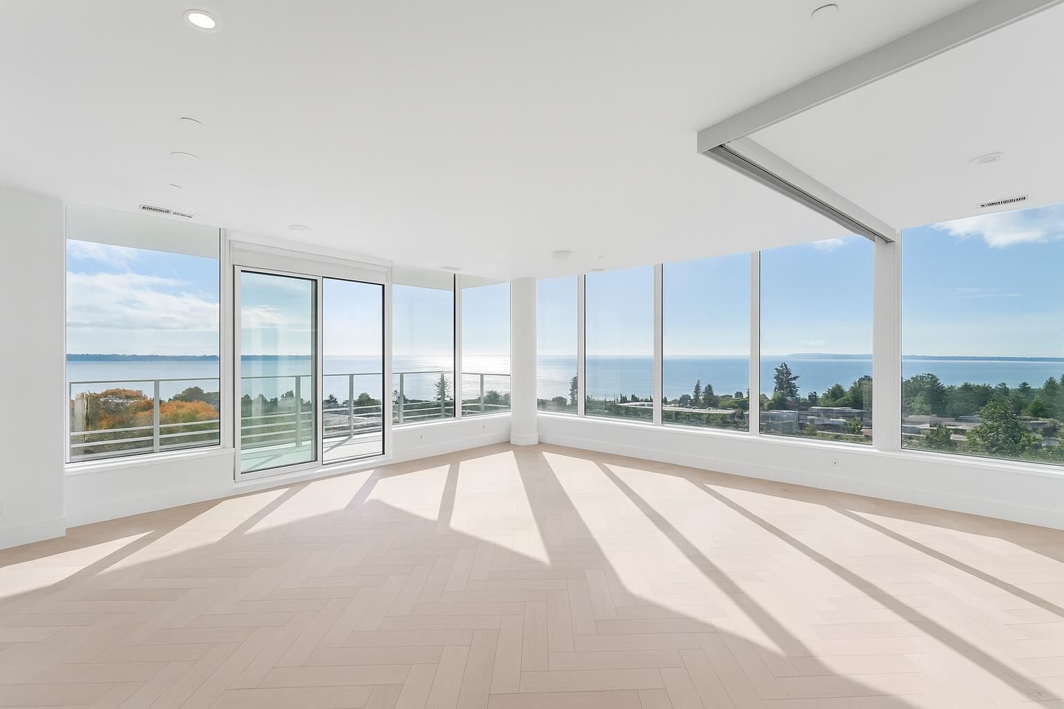 Property Photo: 1342 Johnston Road 705 BC V4B 3Z2
