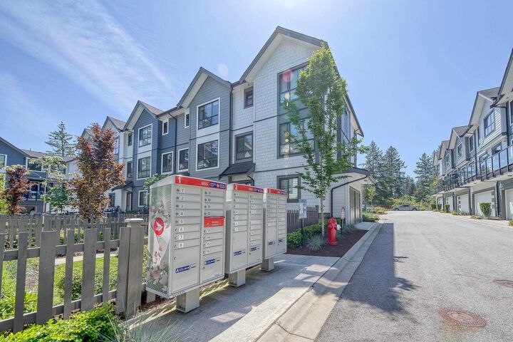 Property Photo:  16760 25 Avenue 16  BC V3Z 0W4 
