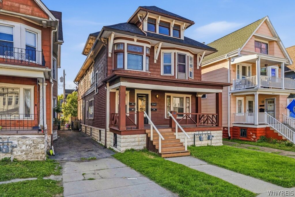 Property Photo:  220 Stevenson Street  NY 14210 