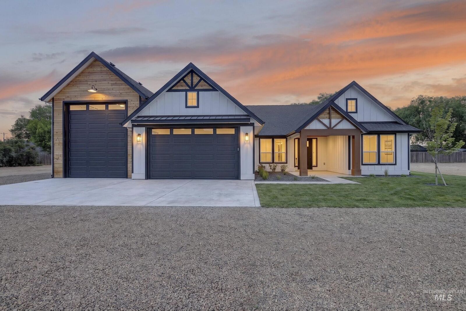 Property Photo:  5540 SE Greenwood Ave  ID 83647 