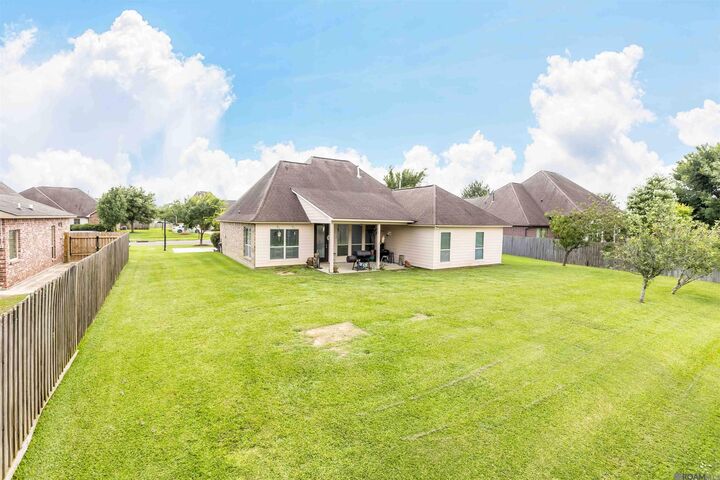 Property Photo:  2953 Majestic Oaks Ave  LA 70791 
