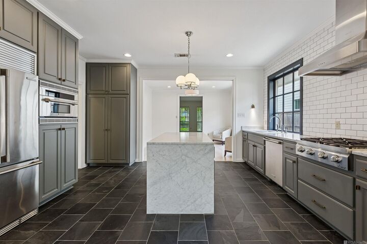 Property Photo:  2634 Lydia Ave  LA 70808 