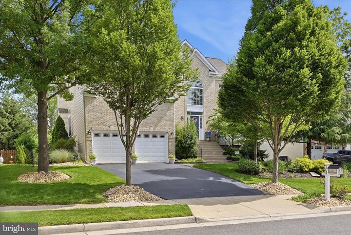 Property Photo:  704 Seaton Court SE  VA 20175 