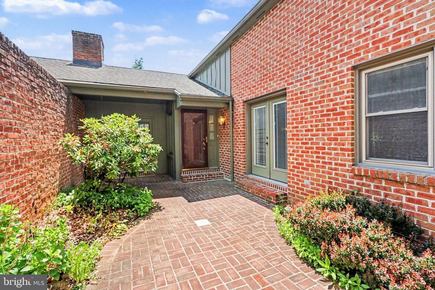 Property Photo:  1207 Galway Court  PA 17036 