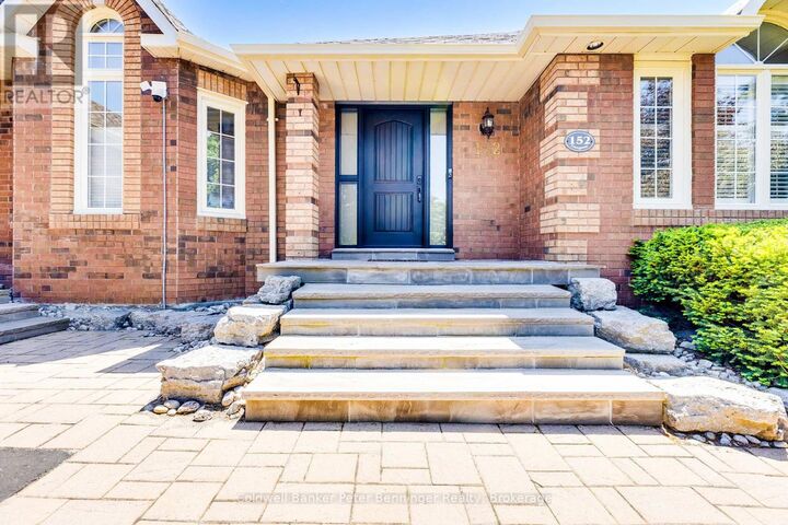 Property Photo:  152 Treegrove Circle  ON L4G 6M1 