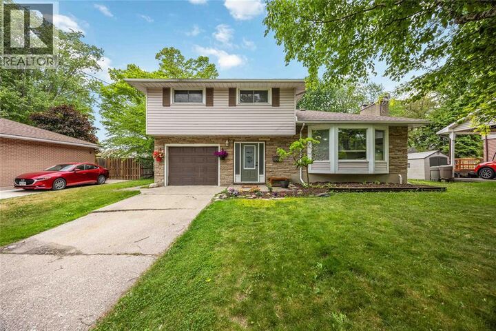 Property Photo:  1068 Fairlane Avenue  ON N7S 3J8 