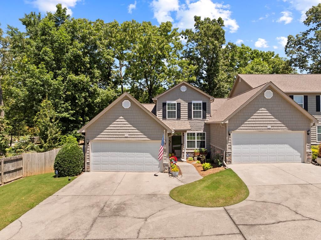 Property Photo: 552 Hamilton Way GA 30705
