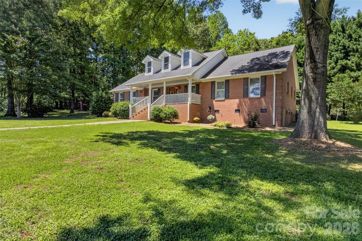 Property Photo: 8234 Dennis Road NC 28227