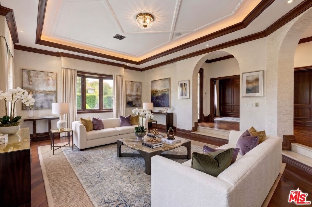 Property Photo:  209 S Anita Ave  CA 90049 