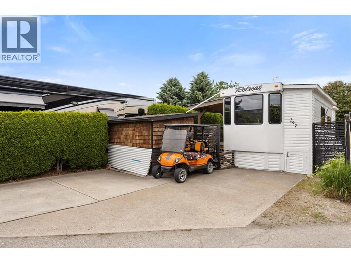 Property Photo:  415 Commonwealth Road 197  BC V4V 1P4 