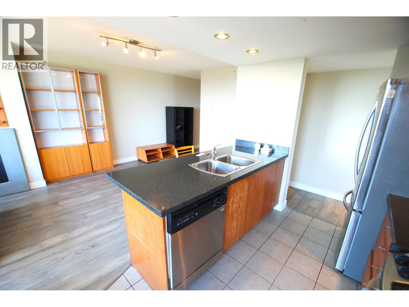 Property Photo:  6233 Katsura Street 1001  BC V5R 5T5 