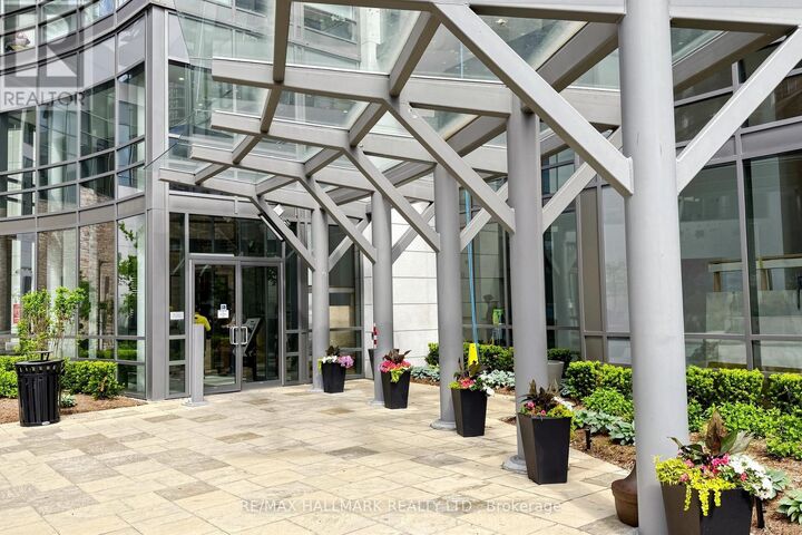 Property Photo: 2240 Lake Shore Boulevard West 2907 ON M8V 0B1
