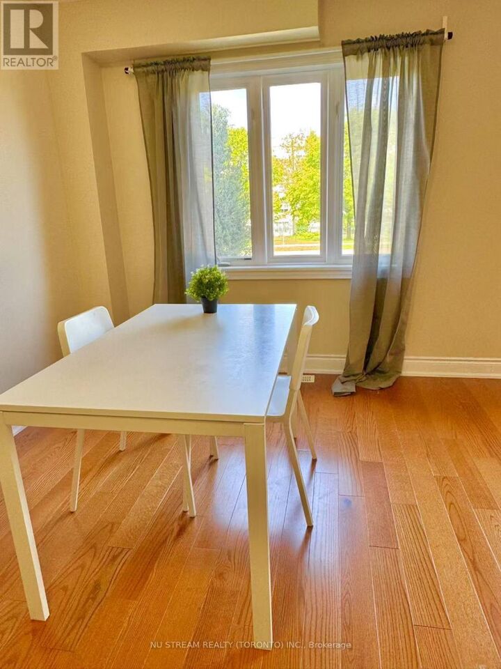 Property Photo:  43 Madelaine Drive 4  ON L9J 0G8 