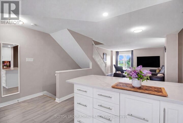 Property Photo:  439B Chapman Mills Drive  ON K2J 5P4 