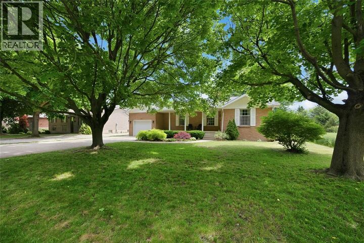 Property Photo:  941 Wilson Street  ON N0P 1M0 