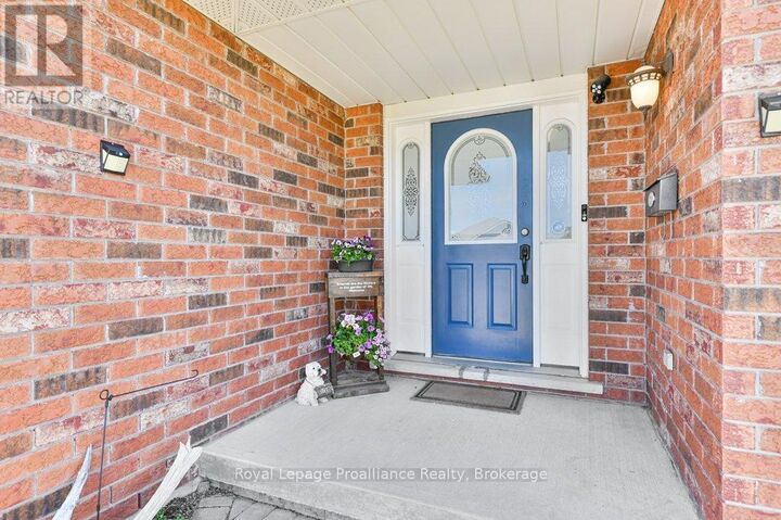 Photo de la propriété:  31 Hemlock Crescent  ON K8N 5Y1 