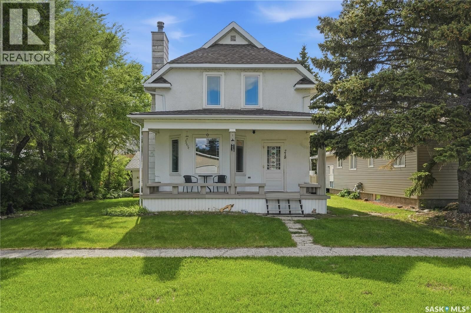 Property Photo:  218 Lansdowne Street E  SK S0G 0Y0 