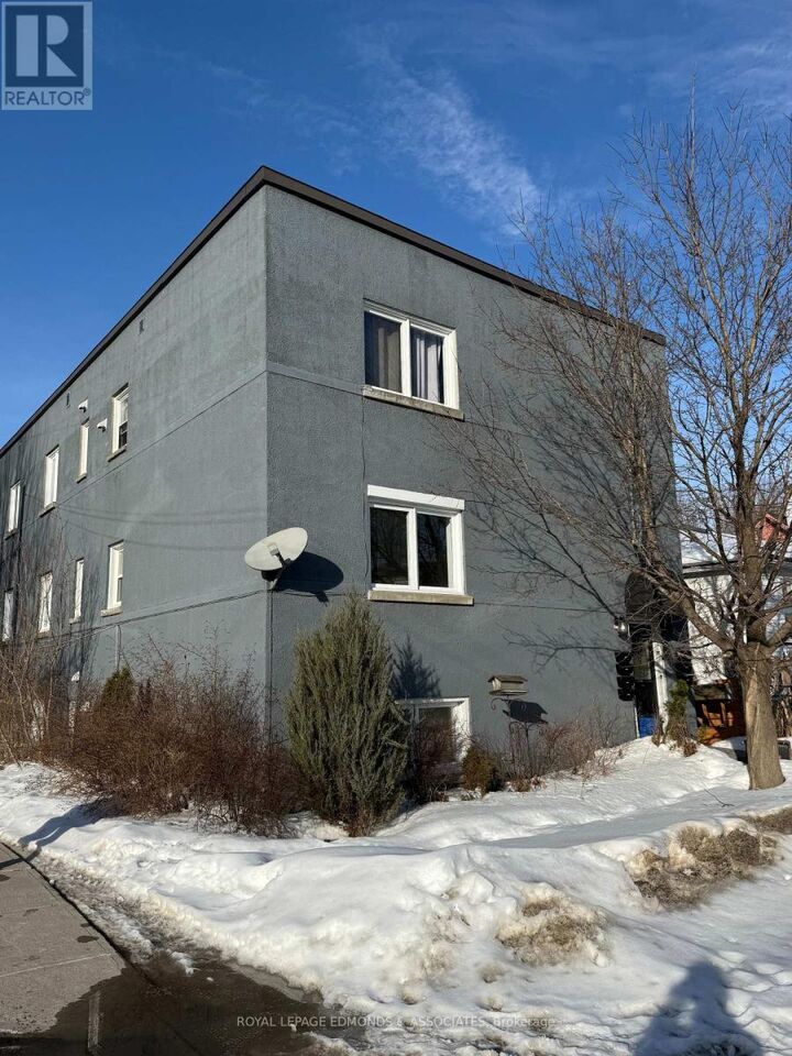 Property Photo:  329 Richelieu Avenue  ON K1L 6J7 
