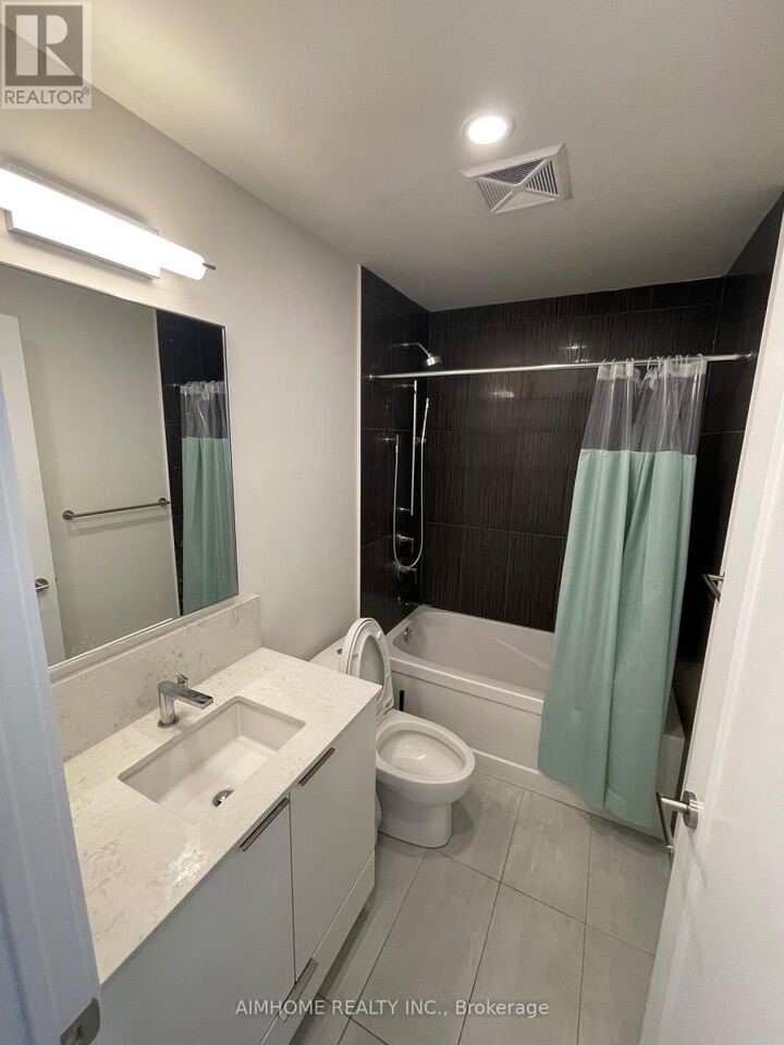 Property Photo:  28 Freeland Street 1701A  ON M5E 0E3 