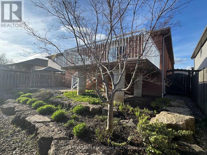 Property Photo:  412 Autumn Crescent  ON L3C 7J9 
