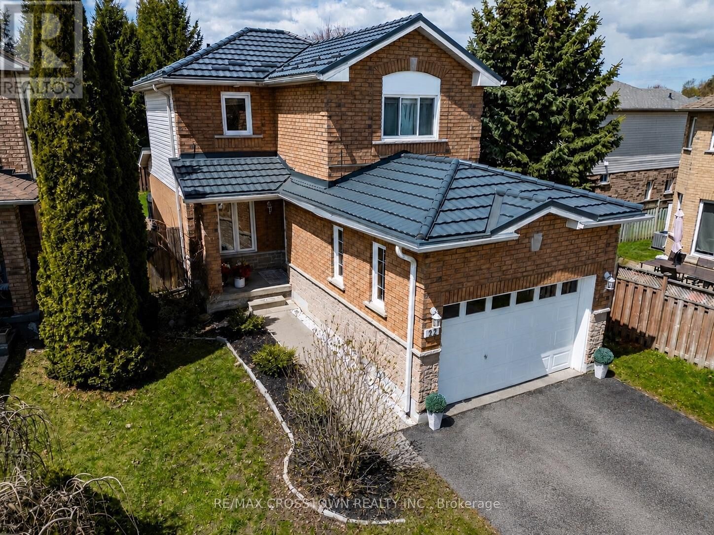 Property Photo:  22 Bluegrass Drive  ON L4N 9N9 