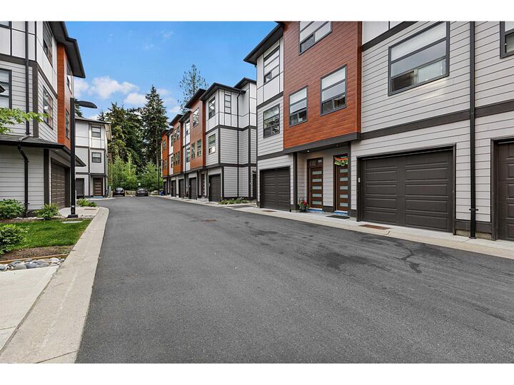 Property Photo:  32970 Tunbridge Avenue 11  BC V2V 0J9 