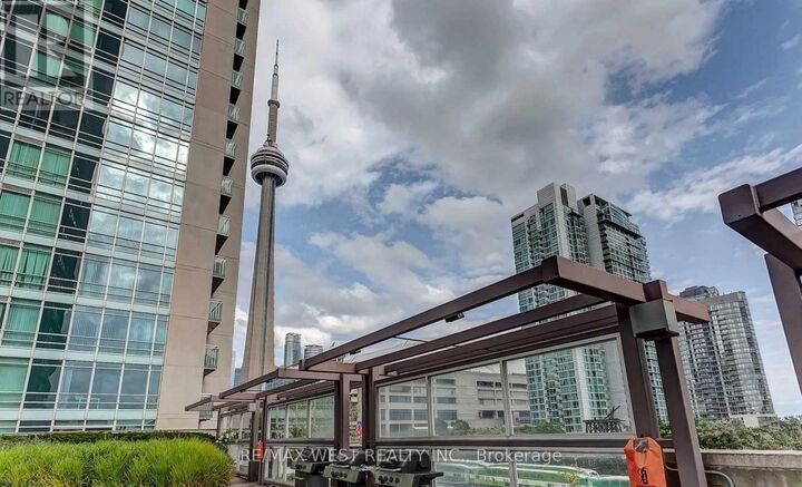 Property Photo:  397 Front Street West 3712  ON M5V 3S1 
