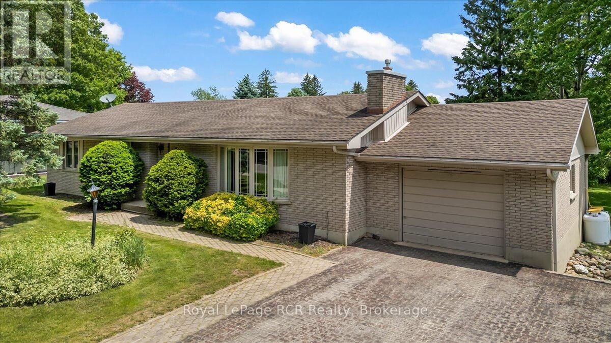Property Photo: 744 Arthur Street ON N0G 1C0