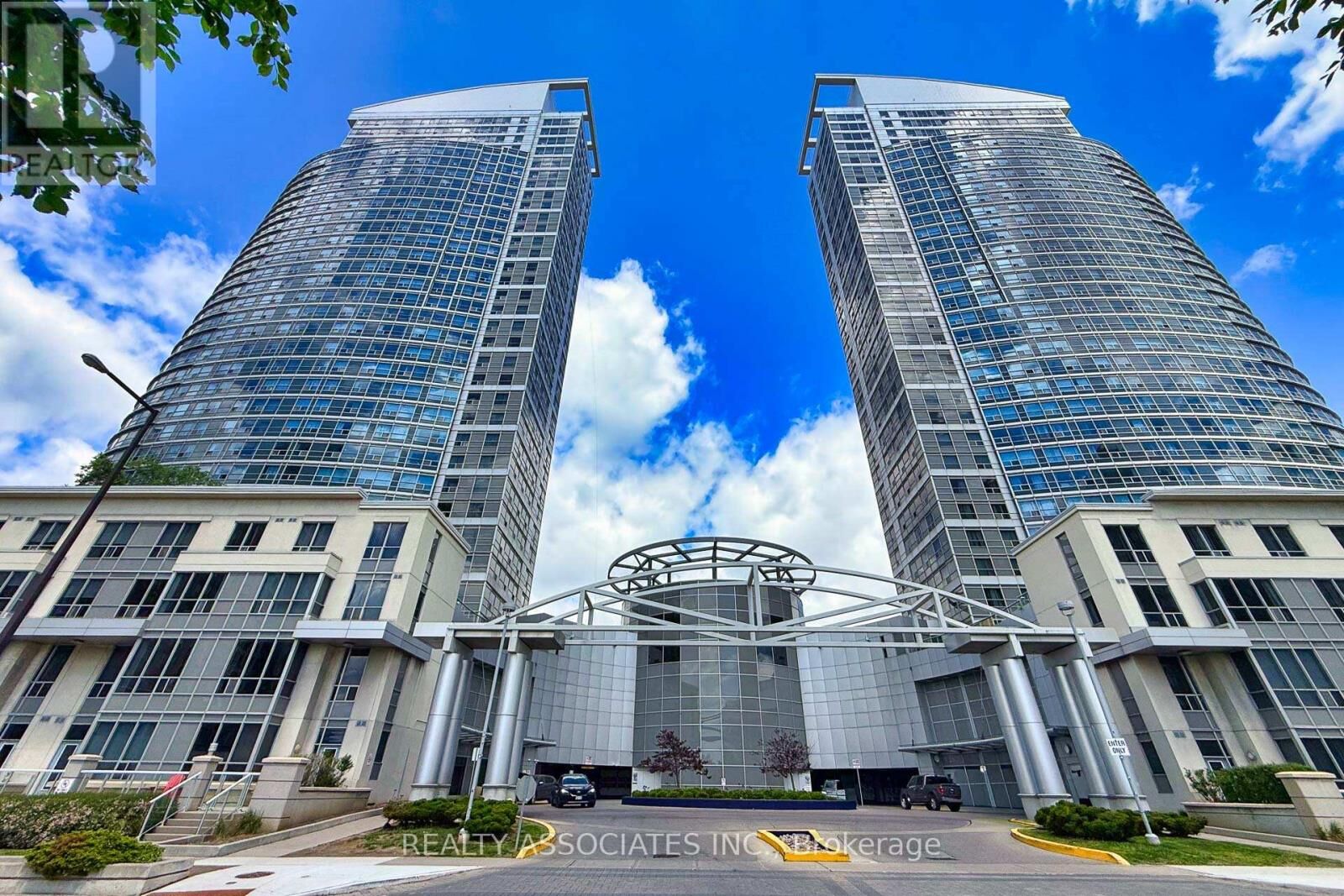 Property Photo:  36 Lee Centre Drive 2501  ON M1H 3K2 