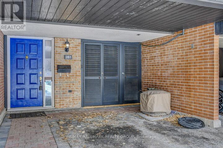 Property Photo:  261 Bruyere Street  ON K1N 5E5 