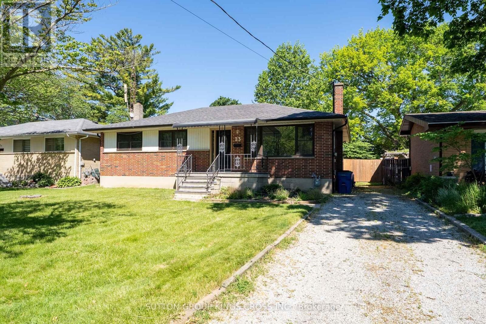 Property Photo: 23 Redbud Drive ON N7M 4E6