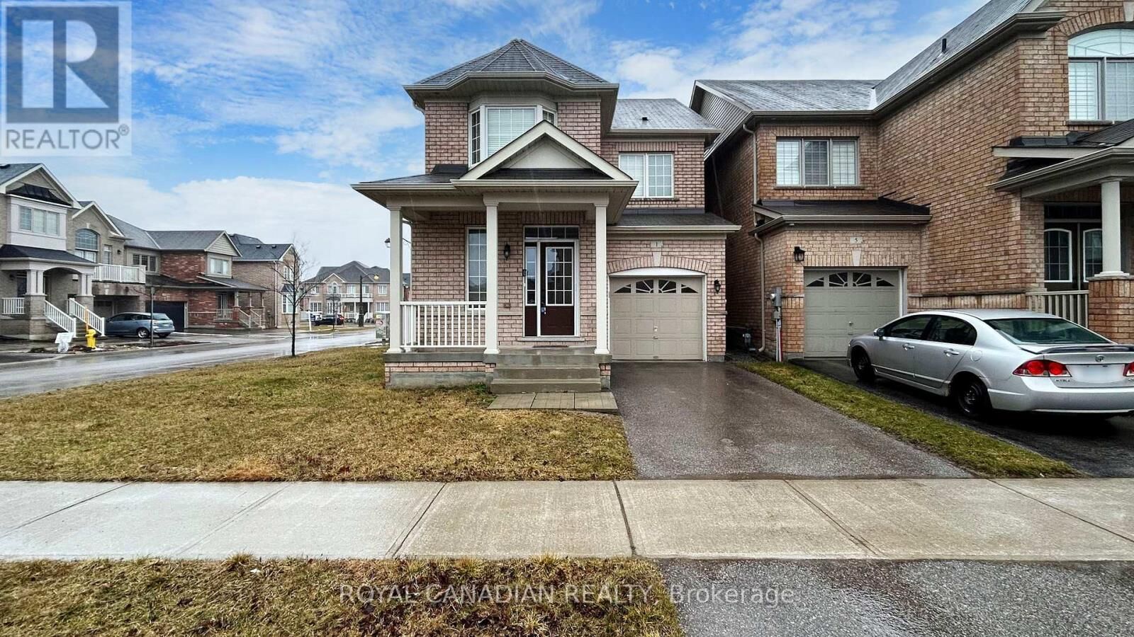 Property Photo:  1 Green Spruce Road  ON L4A 1X3 