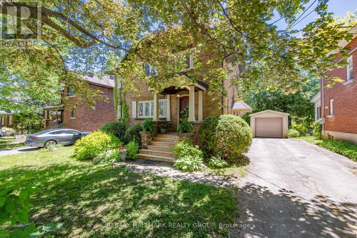 Property Photo:  68 Kenora Street  ON K1Y 3L1 
